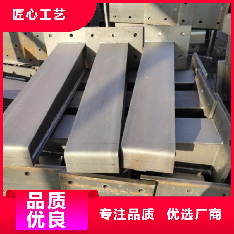 Q235b喷塑钢板立柱产品规格齐全