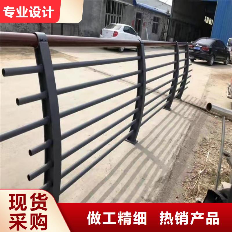 复合管高铁站栏杆安装牢固美观实用