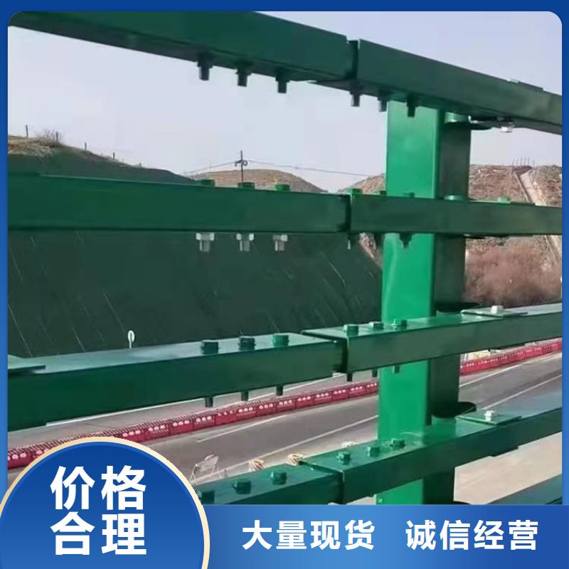 绿色钢板护栏立柱做工精细