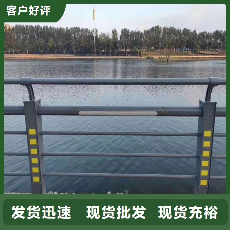 镀锌管木纹转印护栏设计科学合理认准展鸿护栏厂家