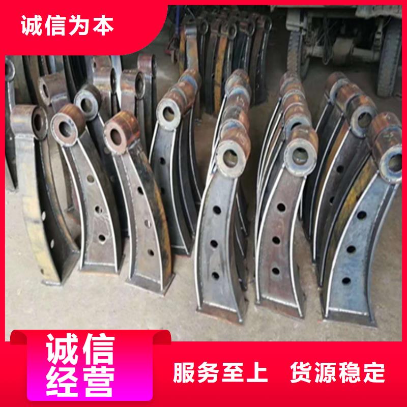 无缝管喷塑防撞护栏生产加工一条龙认准展鸿护栏