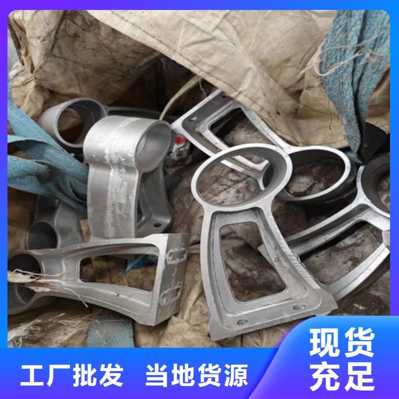 LED灯光桥梁护栏线条优美