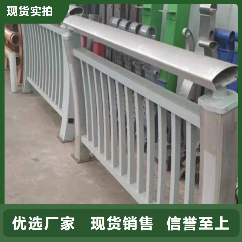 实力雄厚的公路防撞护栏生产厂家