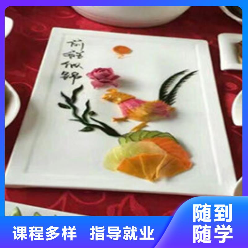 涞源挖掘机挖土机技校哪家好学开钩机学费多少钱