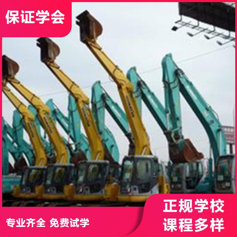口碑的铲车培训学校校企合作实战教学