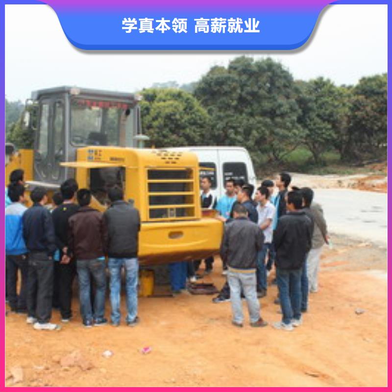 博野铲车培训学校叉车技校场地大车辆多上机时间长
