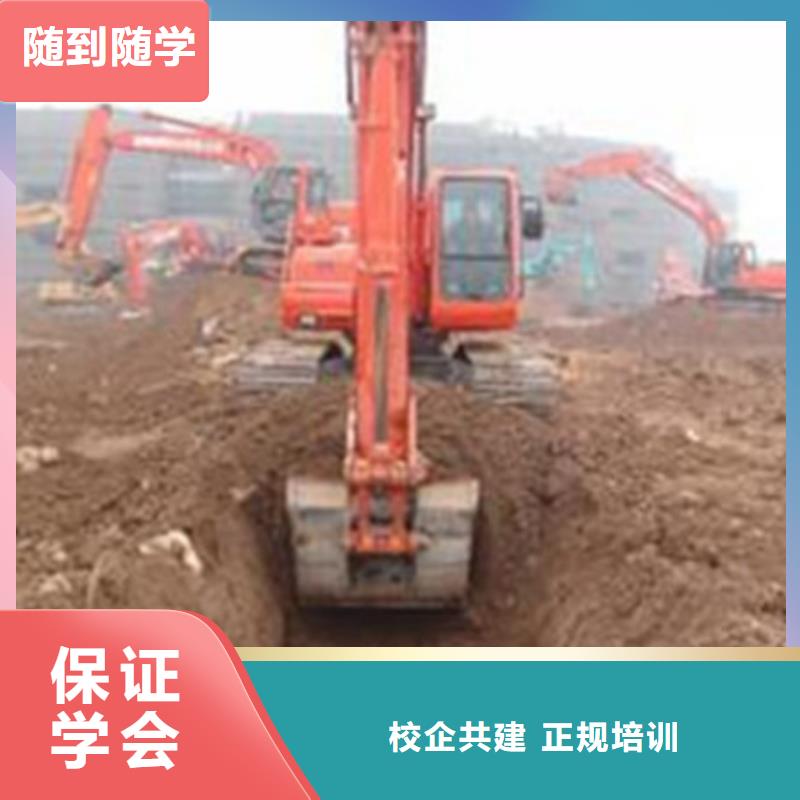 哪里有塔吊叉车驾驶员学校学塔吊叉车虎振怎么样