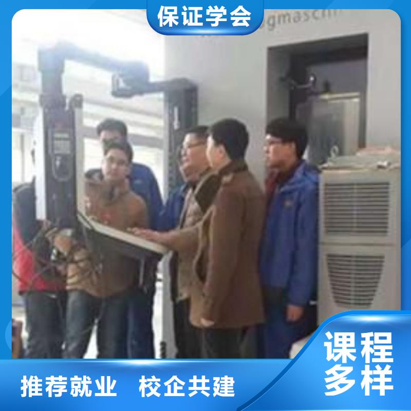卢龙数控车铣床培训机构排名|初中毕业能学数控编程吗