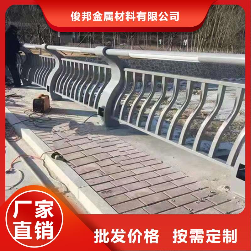 静电喷塑钢板立柱制作安装山东桥梁护栏厂