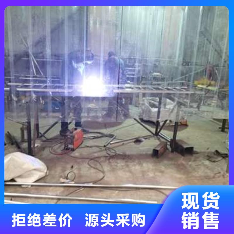纳雍县防撞护栏上的钢管栏杆