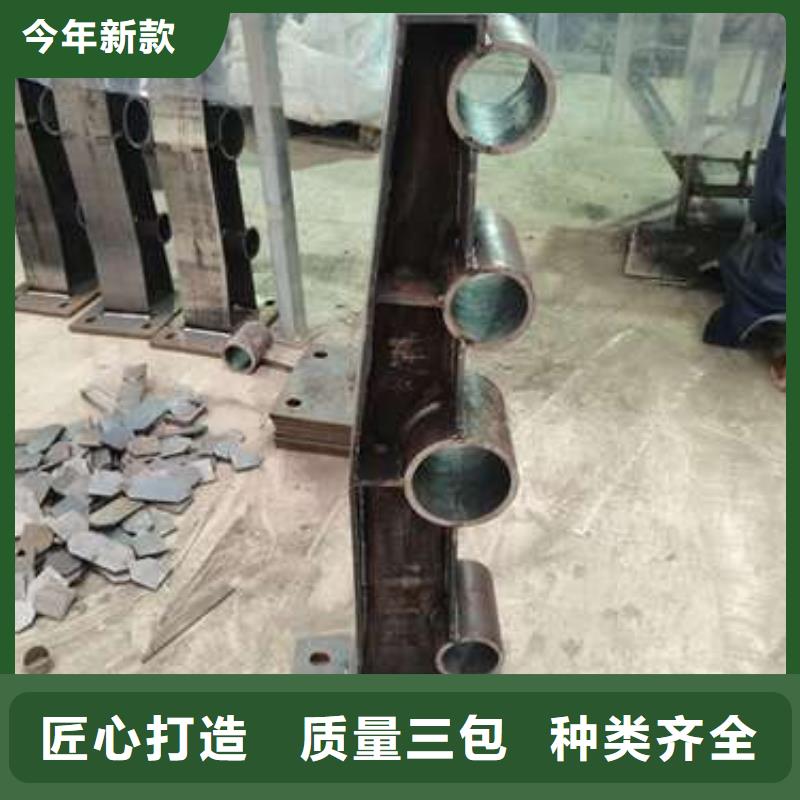 桥上的防撞护栏低廉坚固