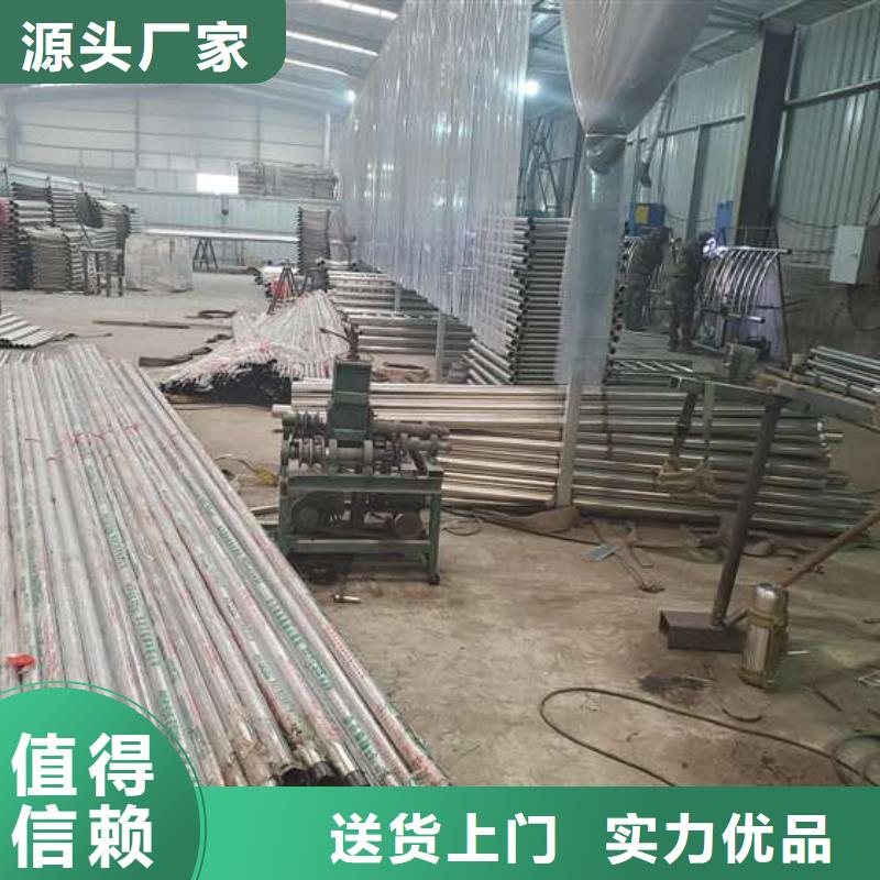 东方市桥上的防撞护栏新颖的设计