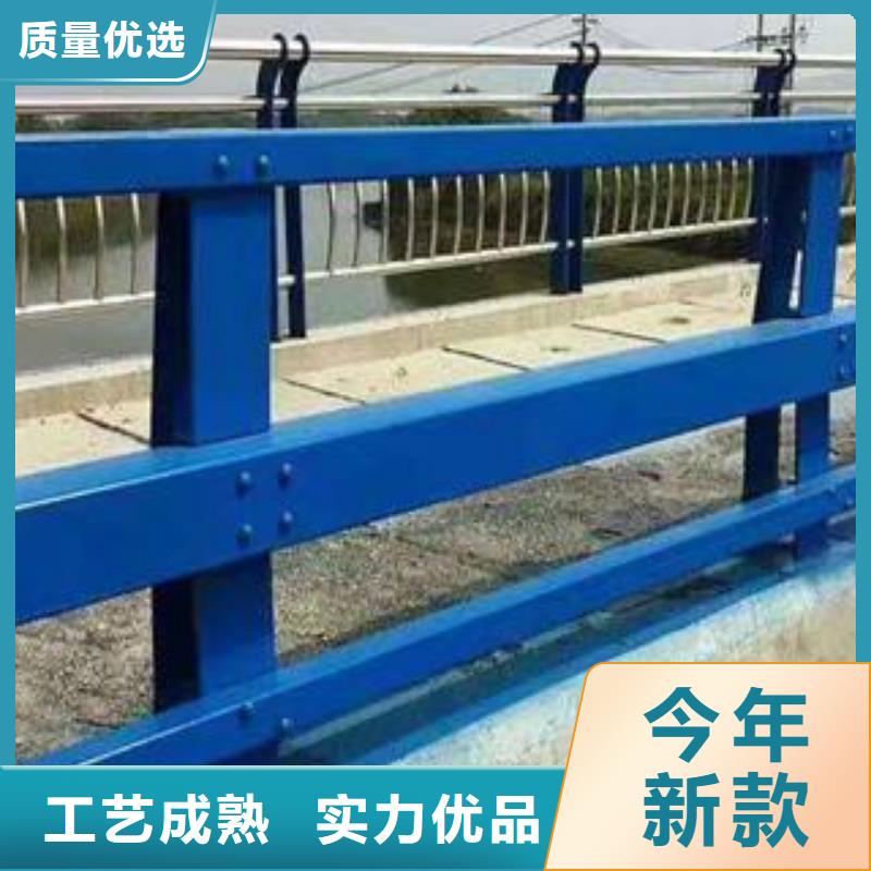 桥上的防撞护栏质量很靠谱