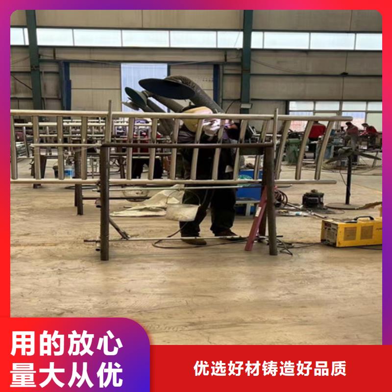 购买灯光防撞护栏认准聚晟护栏制造有限公司