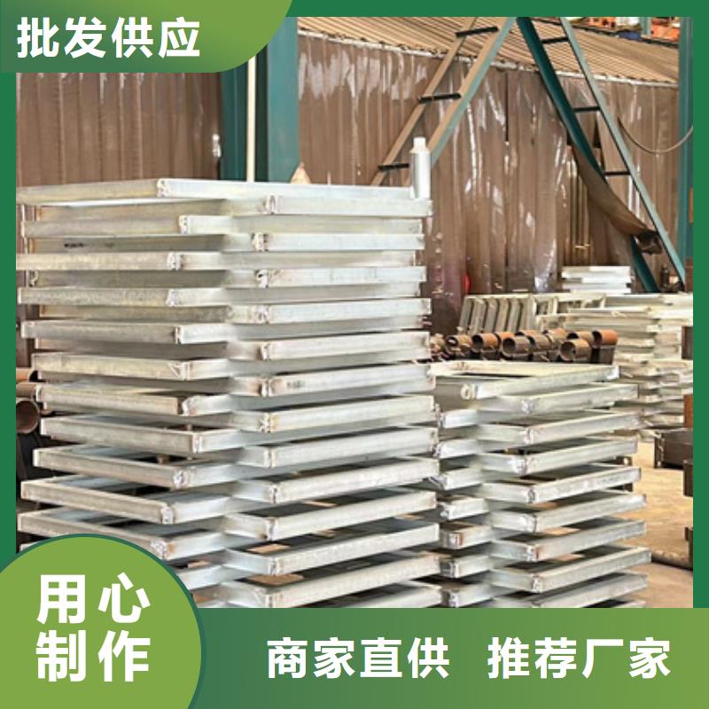 购买灯光防撞护栏认准聚晟护栏制造有限公司