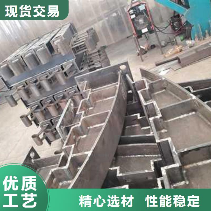 买公路四横梁防撞护栏不要贪图便宜