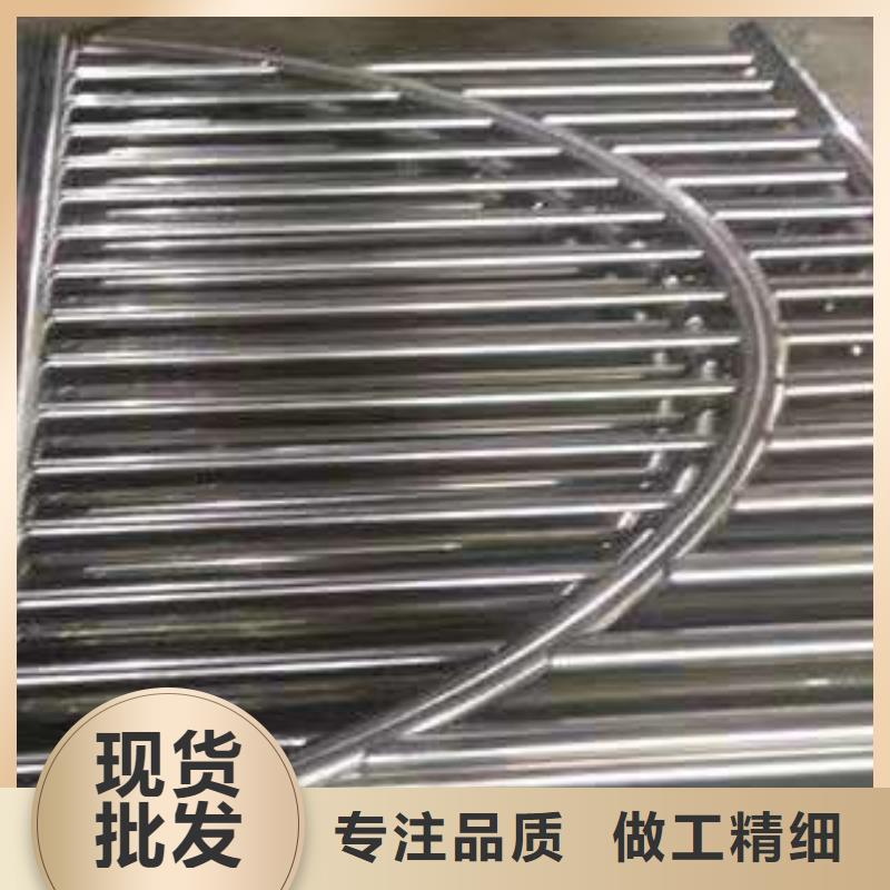 防撞路护栏三横梁防撞栏杆便宜不贵质量还好