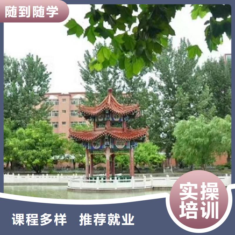 容城钩机技术学校怎么报名虎振技校现在还招生吗