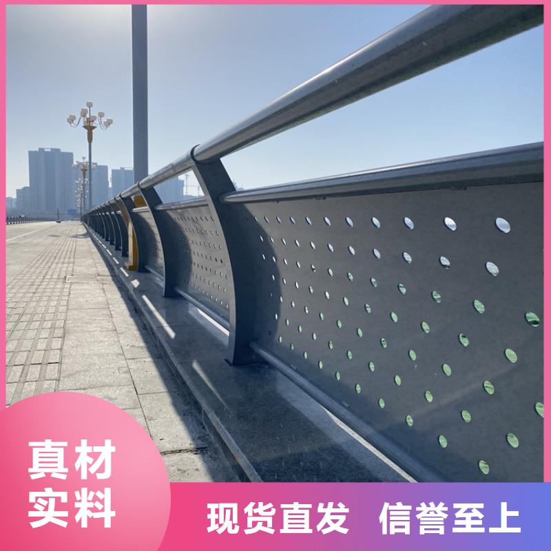 不锈钢景观仿木纹栏杆厂