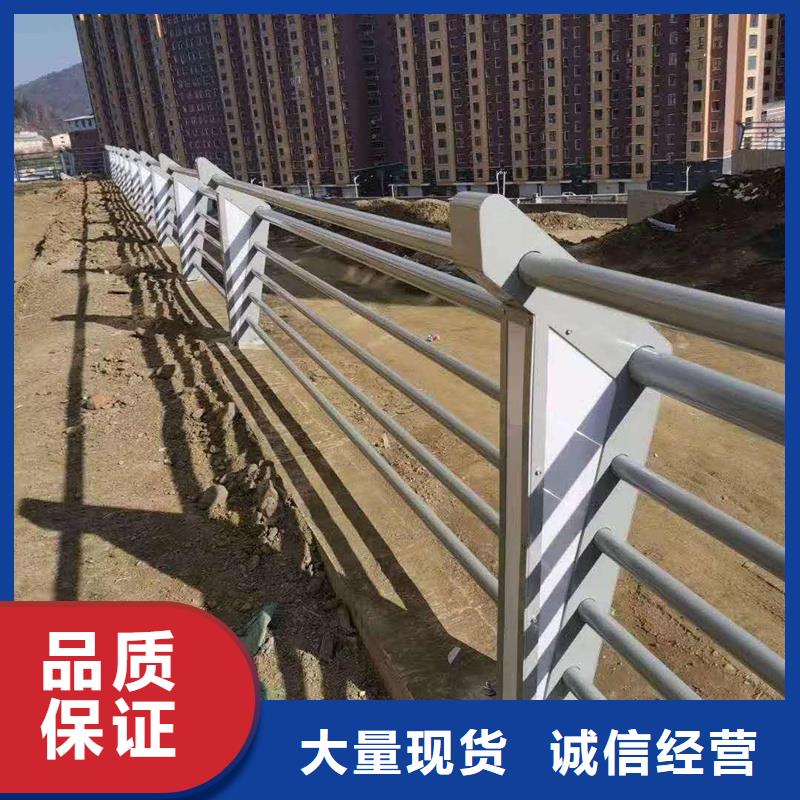 道路两侧隔离护栏专业销售团队