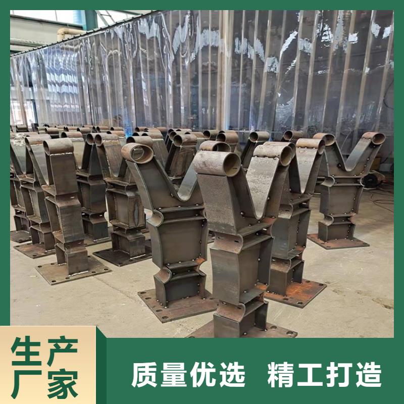 Q345B桥梁防撞护栏施工现场