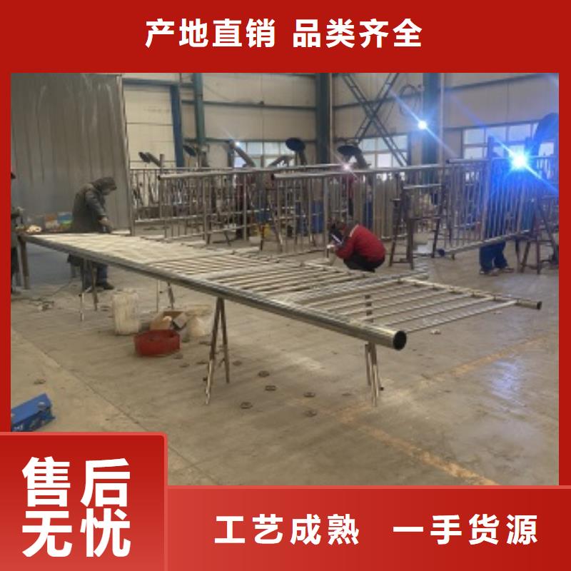 Q345B桥梁防撞护栏施工现场