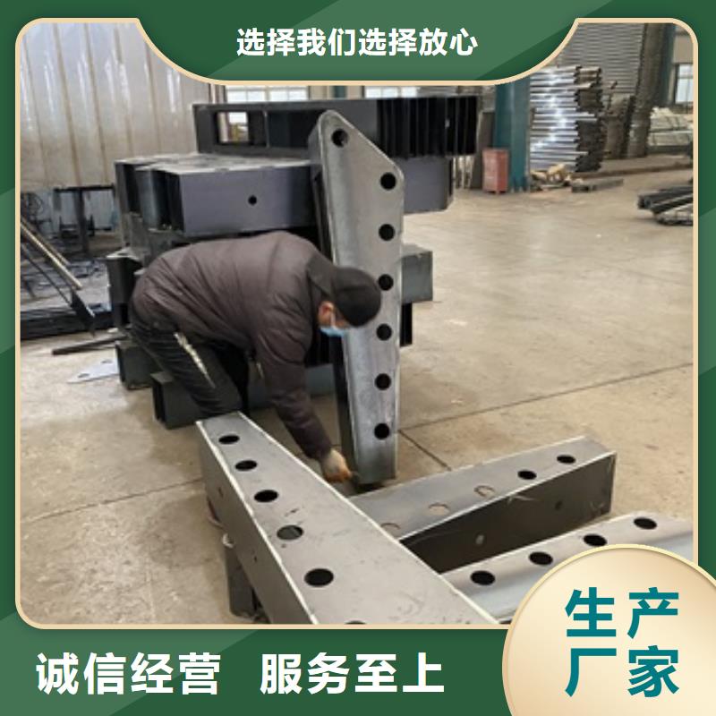 道路栏杆款式多样
