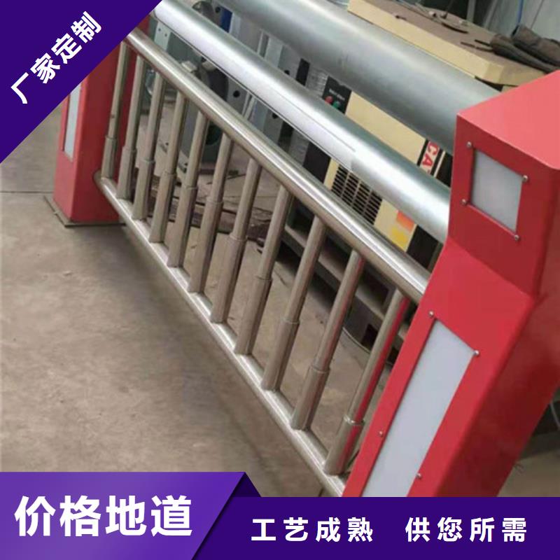 灯光防撞护栏来厂考察